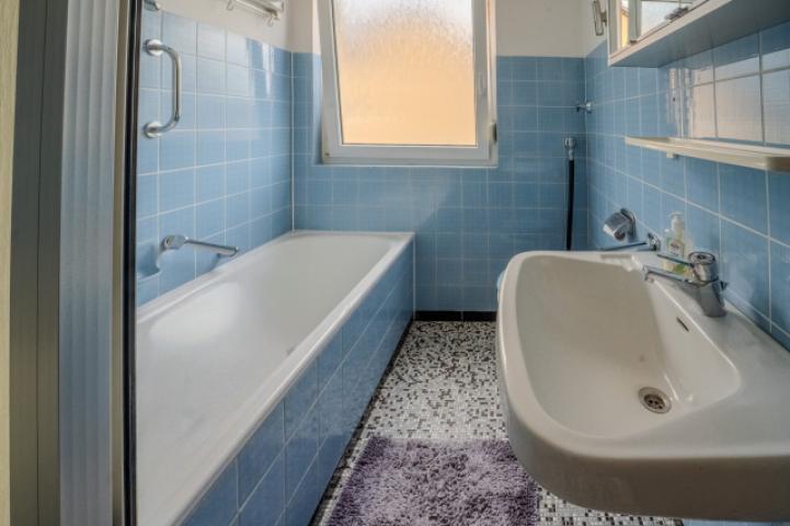 Badezimmer (DG)