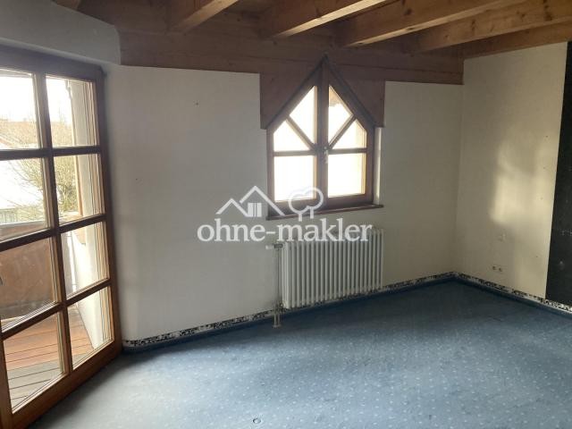 Schlafzimmer mit Balkon, 1. OG