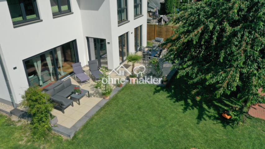 Terrasse seitlich/komplett obe