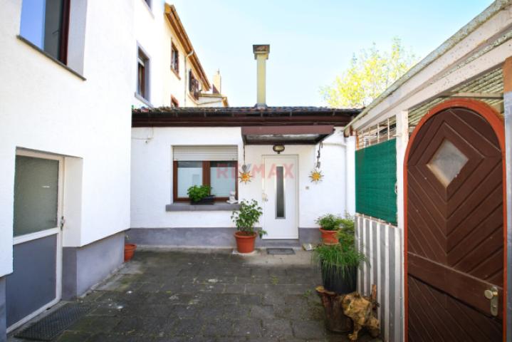 Hinterhaus