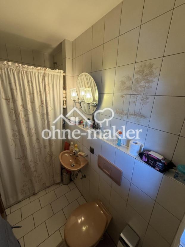 Gästetoilette mit Dusche
