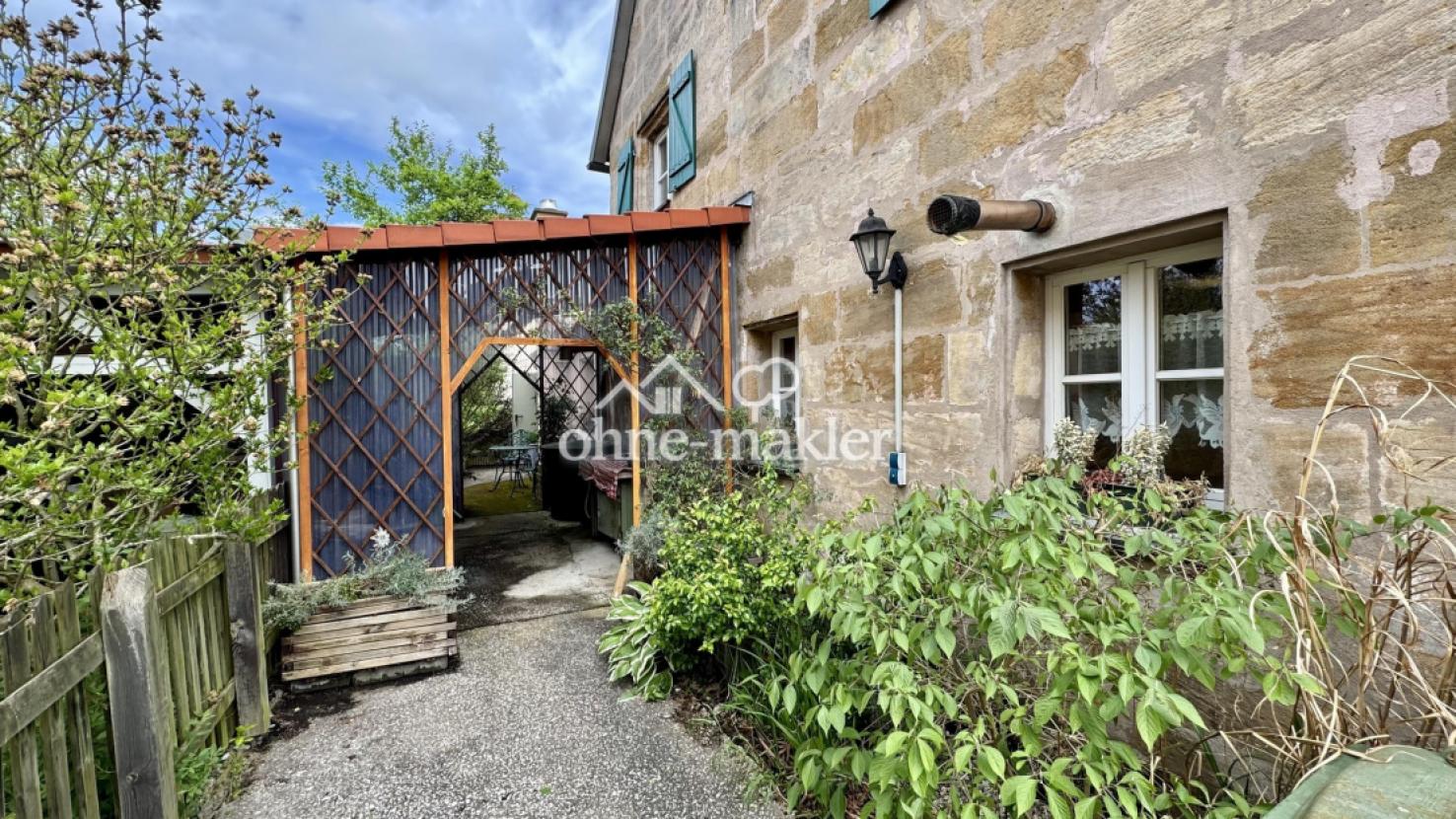 Garten vorderer Bereich