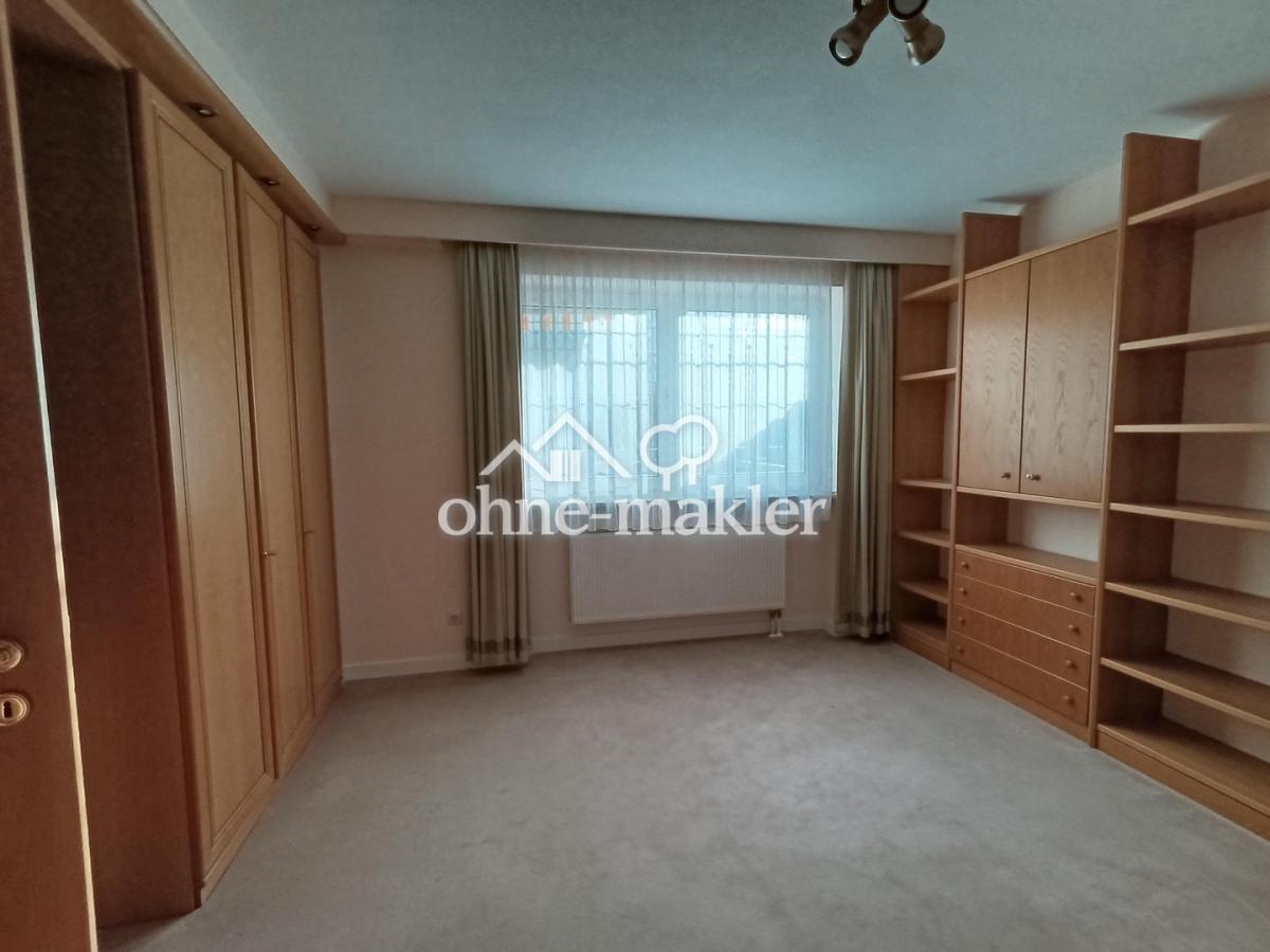 Schlafzimmer Eltern