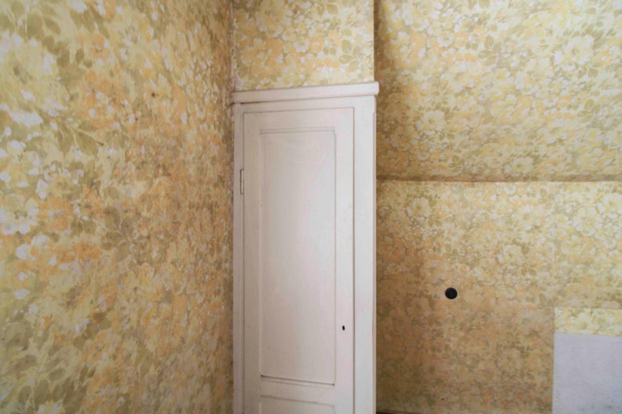 Schlafzimmer mit Schrank