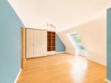 Schlafzimmer 8