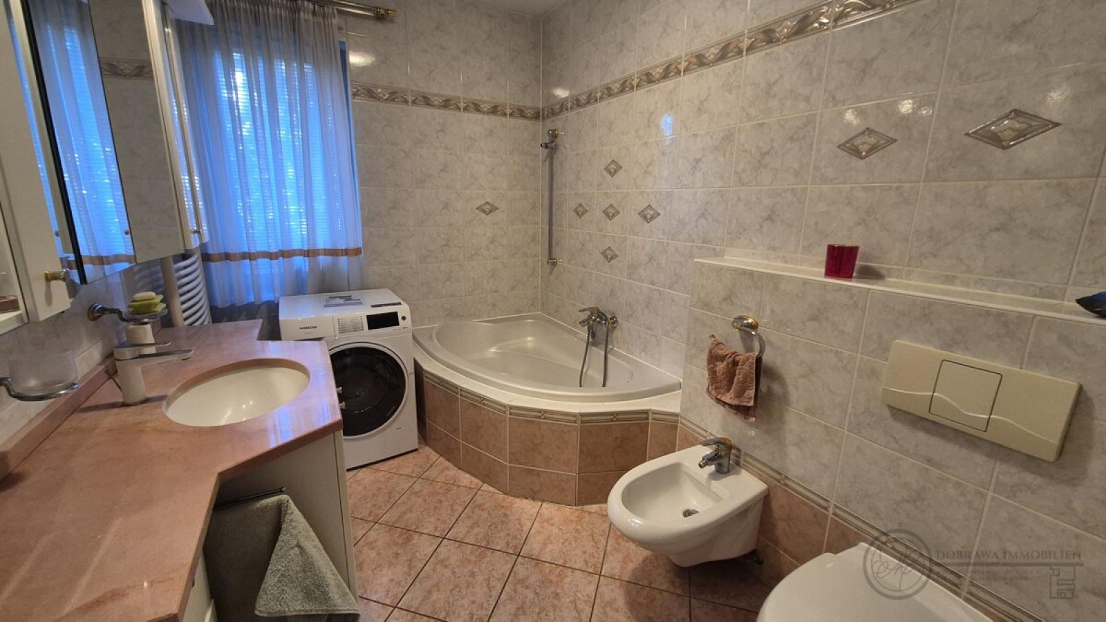 Badezimmer EG