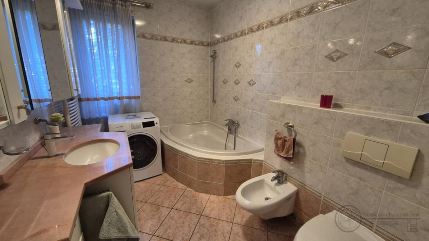 Badezimmer EG