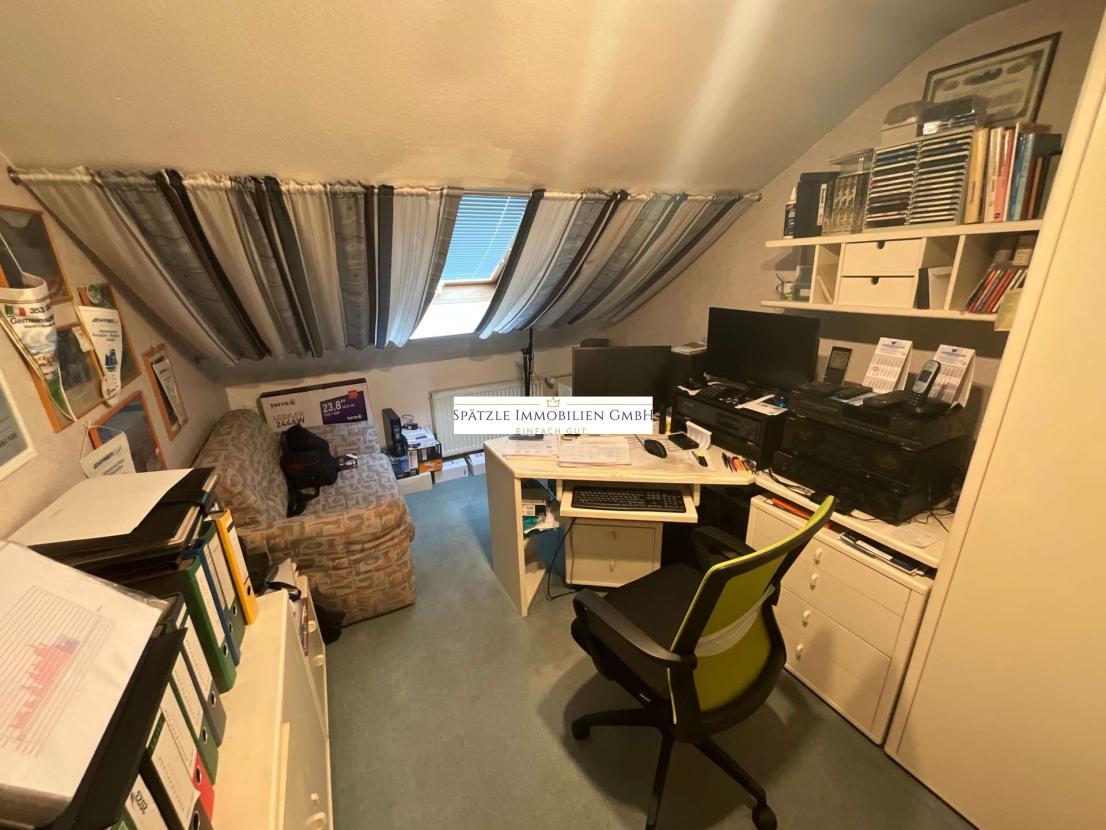 DG Hauptwohnung Arbeitszimmer
