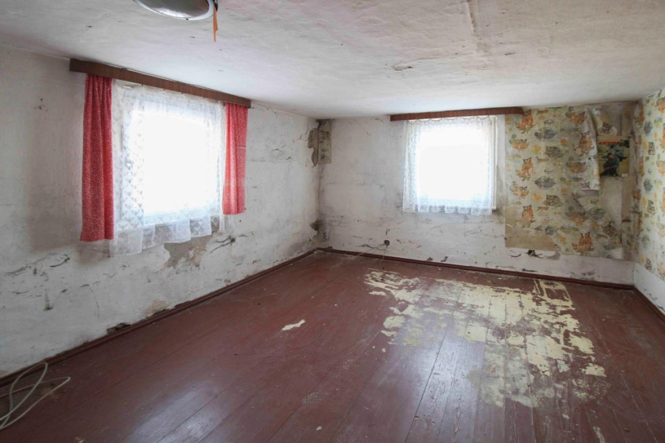 1. OG Wohnzimmer Blick vom Flur