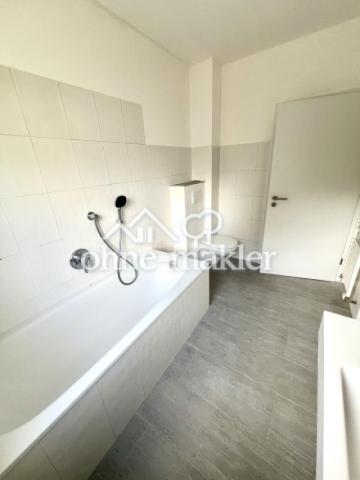 Bad mit Badewanne