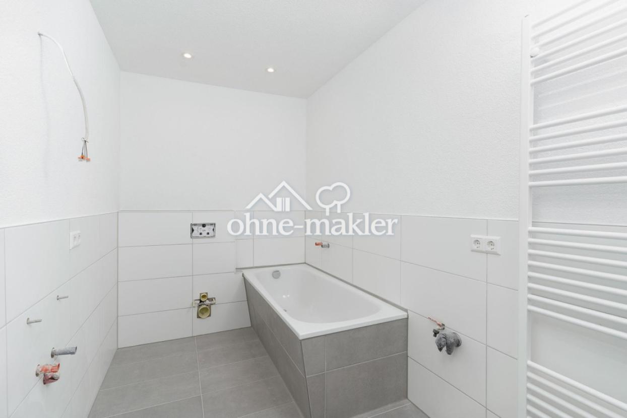 Bad mit Badewanne