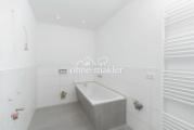Bad mit Badewanne