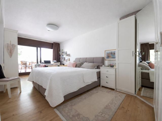 Schlafzimmer 1