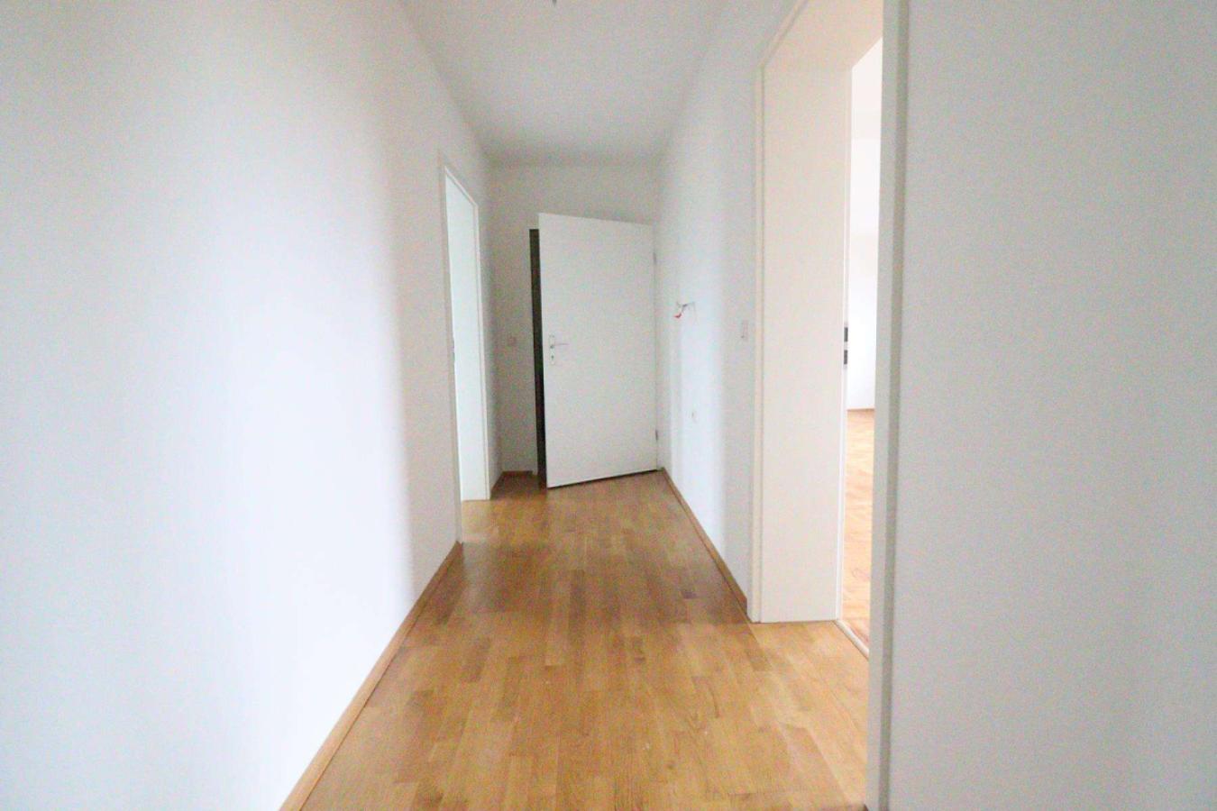 Flur - Bild 1