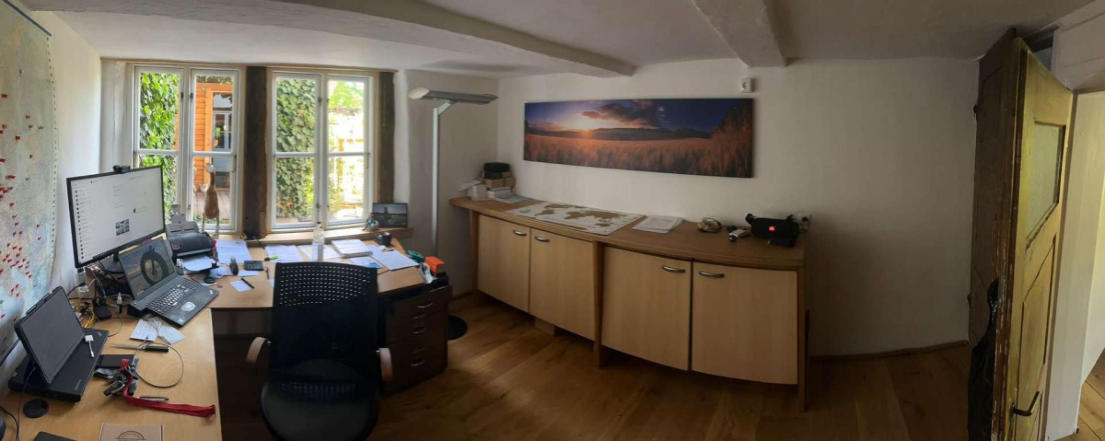 Büro EG