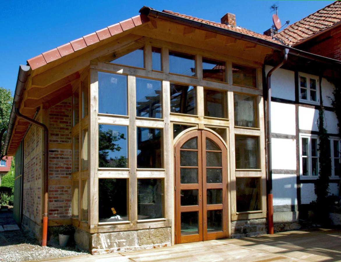 Eingang zu Garage / Werkstatt / Partyraum vom Hof