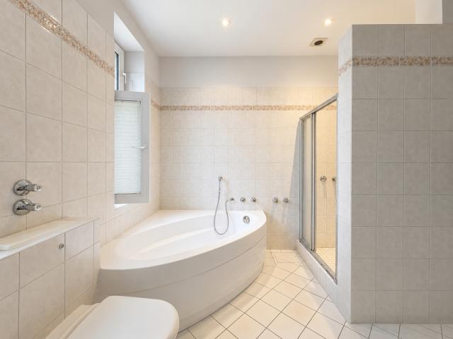 Weitere Ansicht Badezimmer WE EG