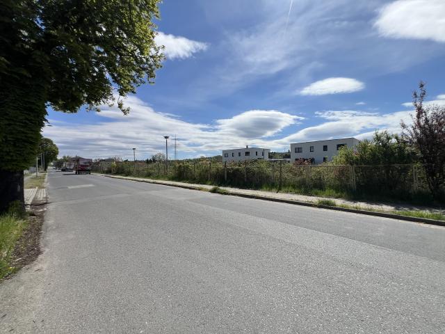 Blick in die ruhige Straße