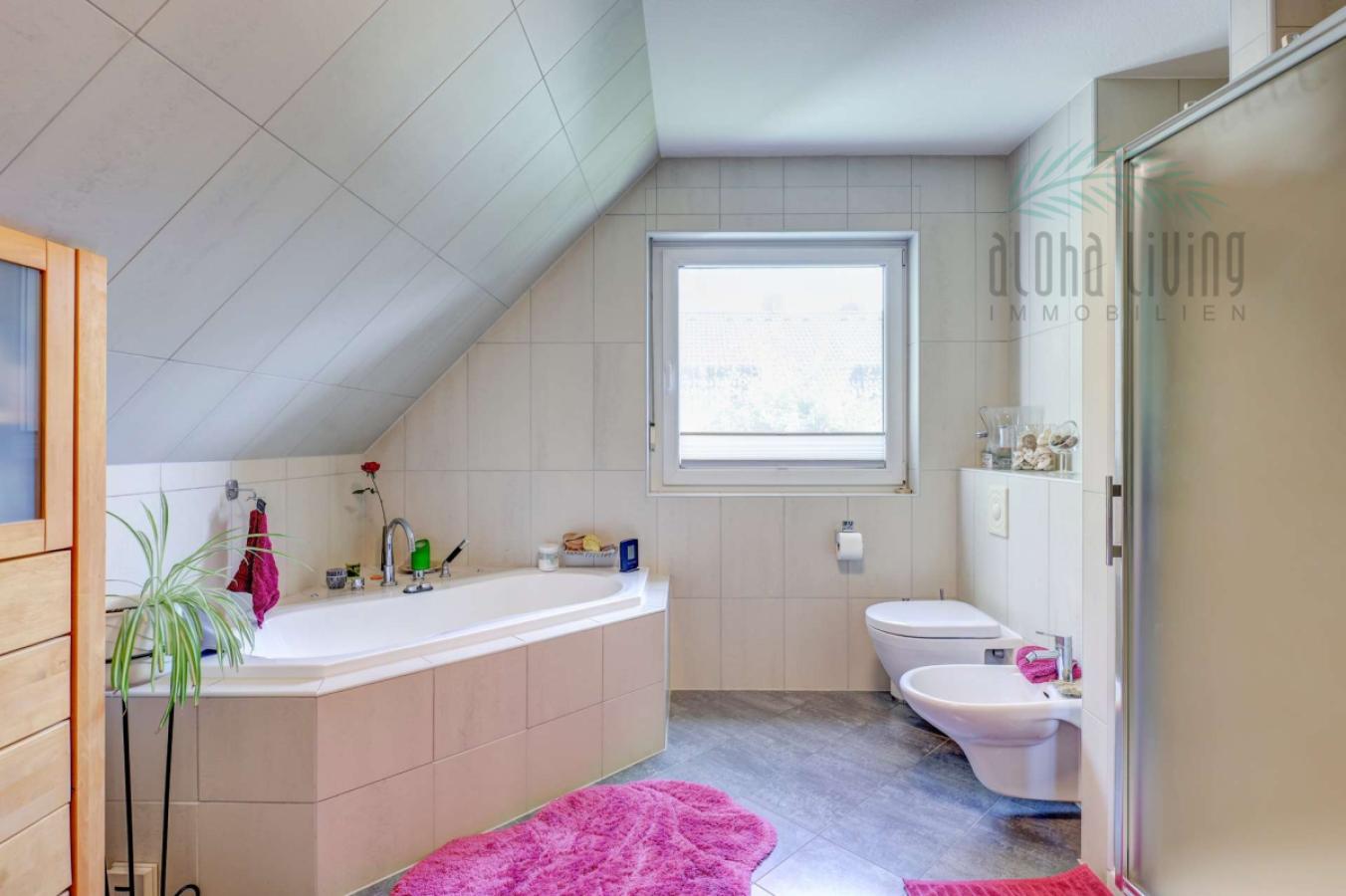 Badezimmer (OG)