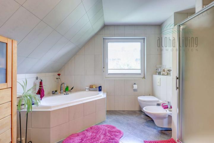 Badezimmer (OG)