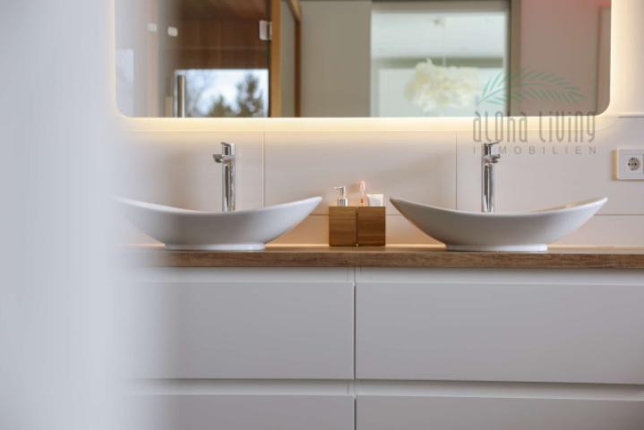 Badezimmer 2 (OG)