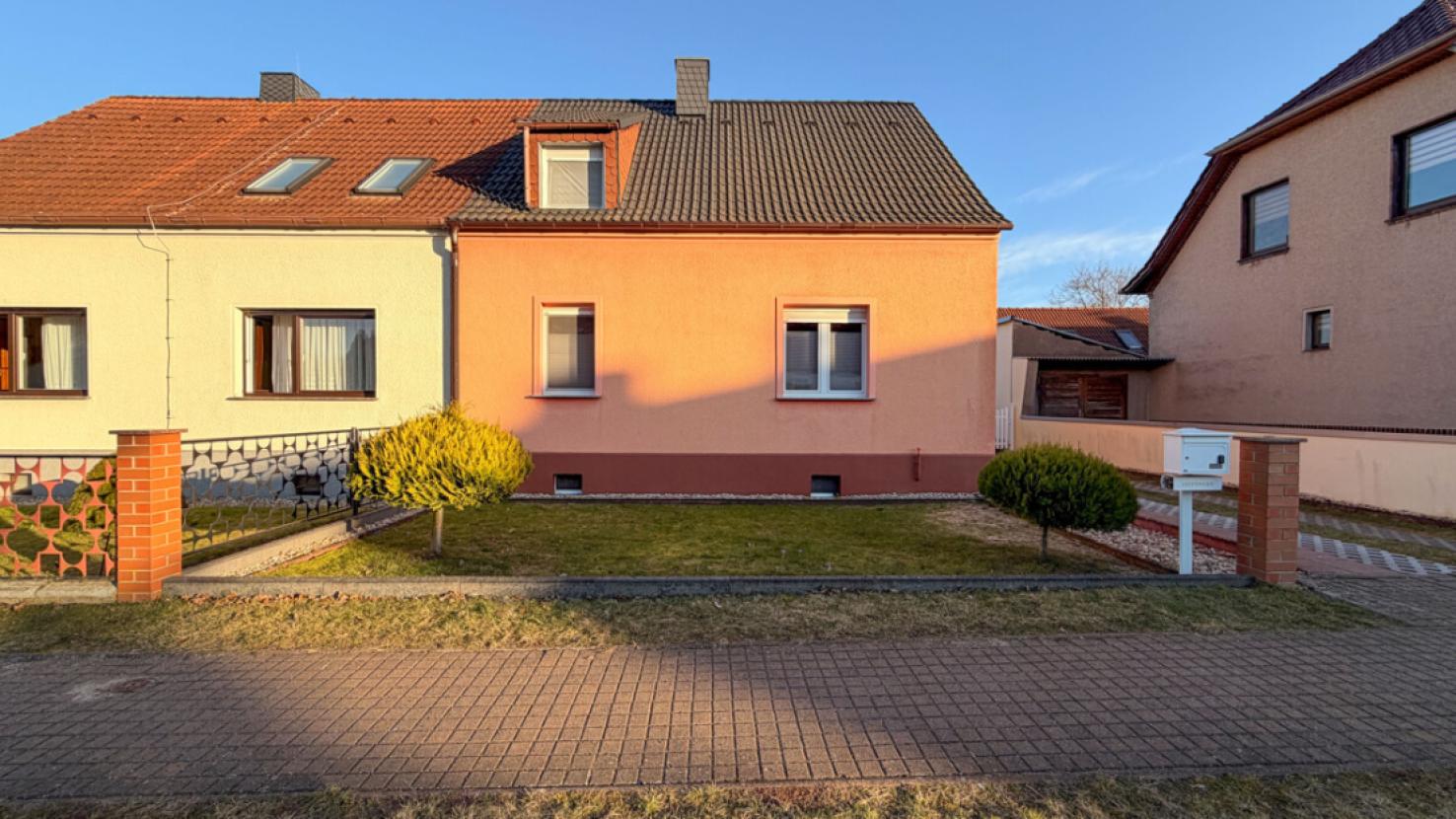 Straßenansicht