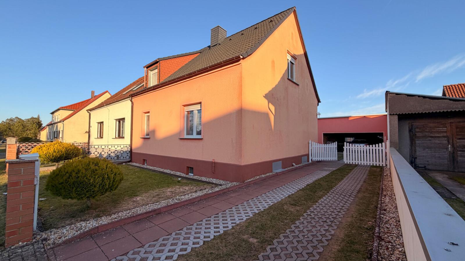 Straßenansicht