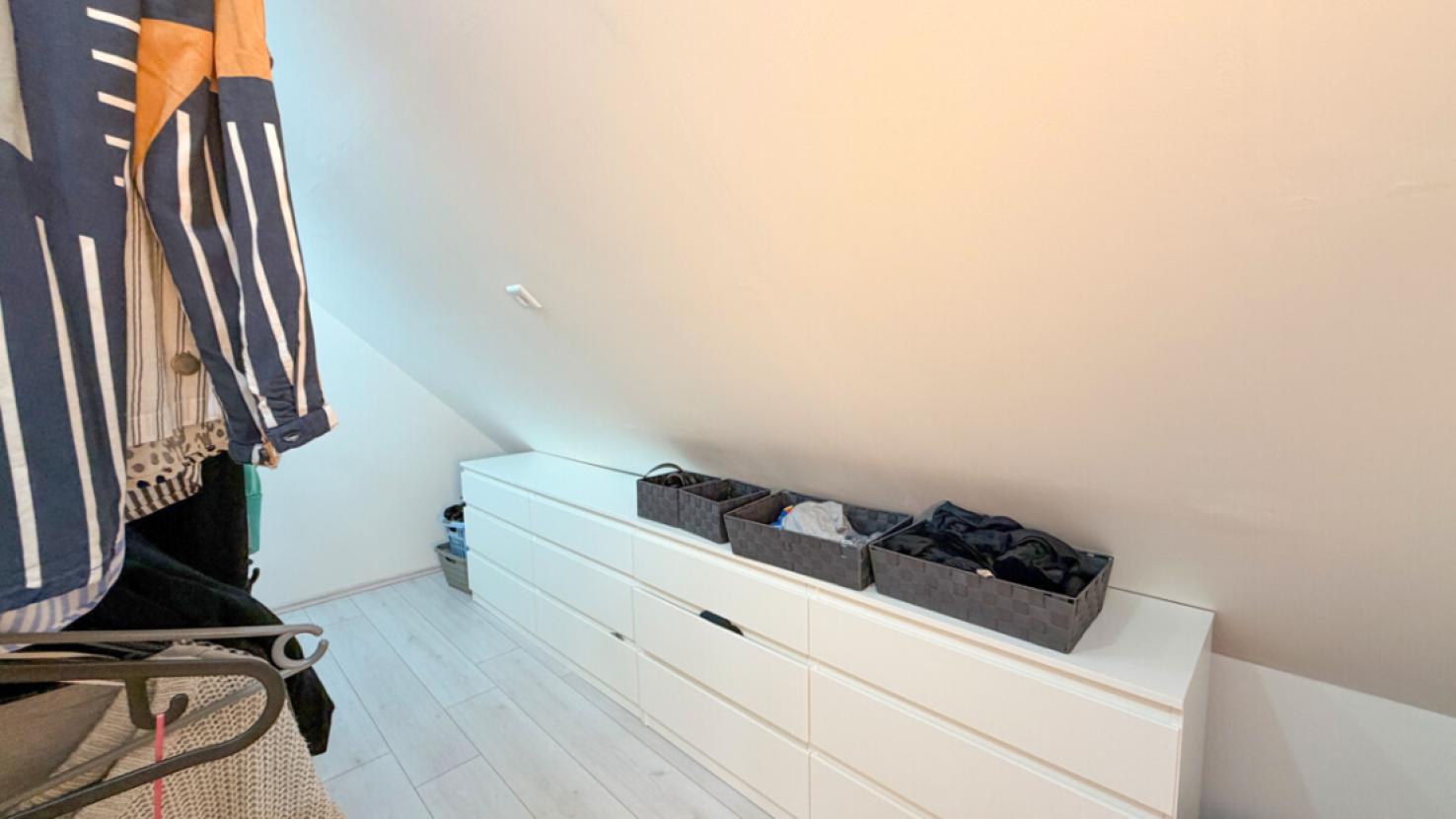 begehb. Kleiderschrank DG