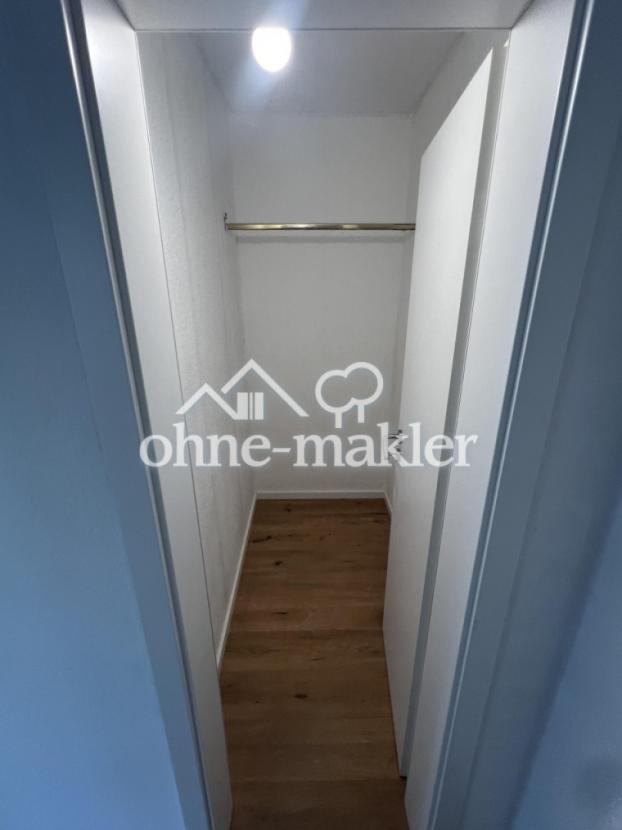 Abstellraum + Garderobe