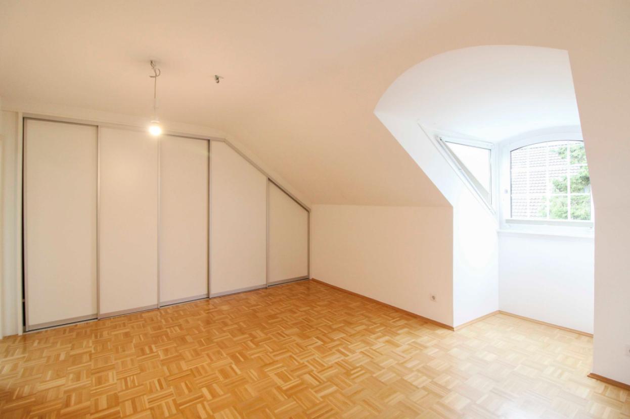 Schlafzimmer DG