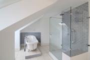 Badezimmer DG