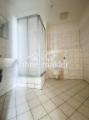 Badezimmer mit Dusche