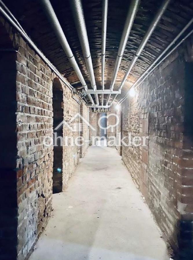 Keller