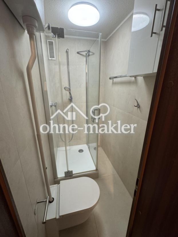 Dusche mit WC 