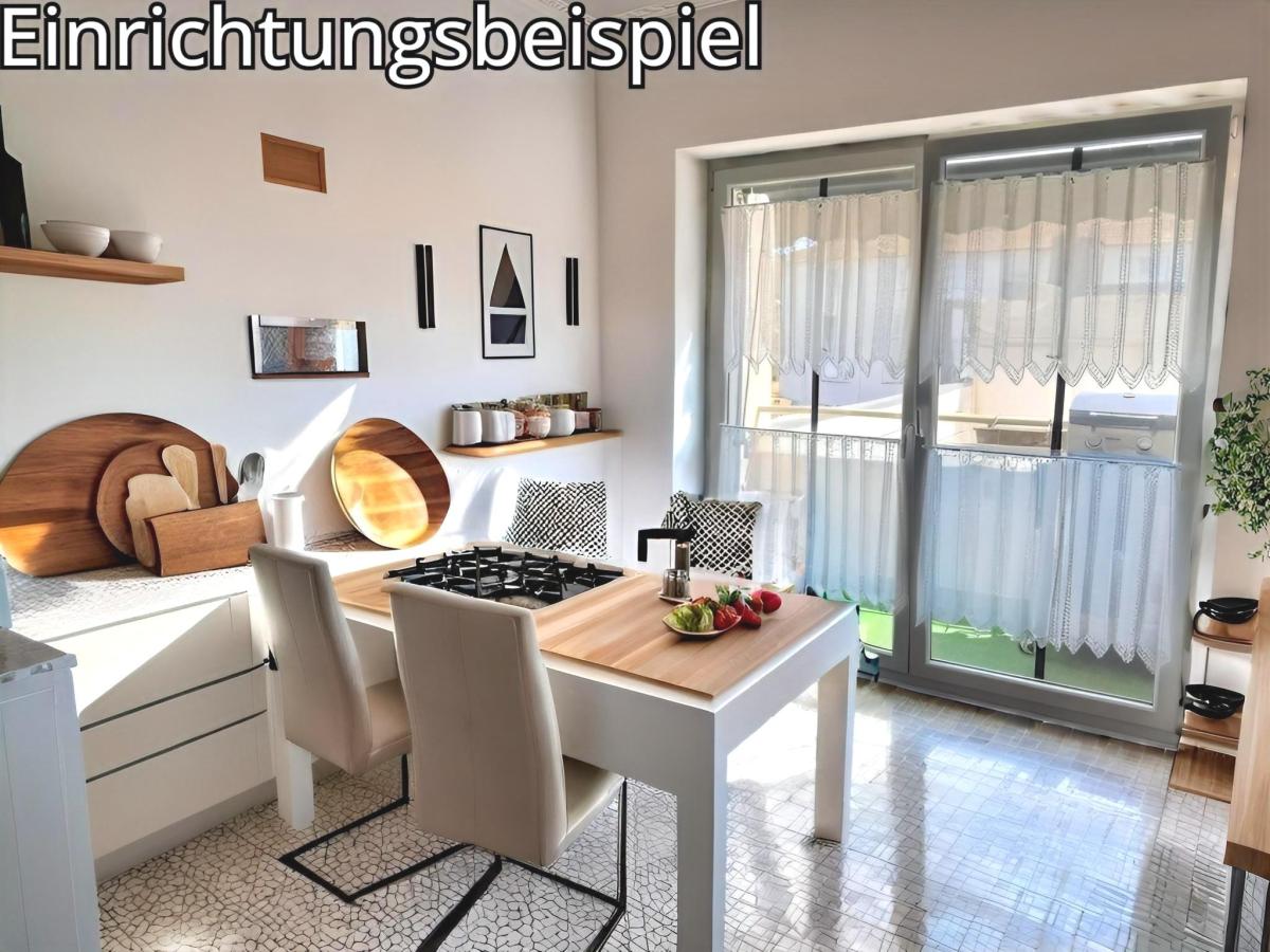 Küche mit Balkon