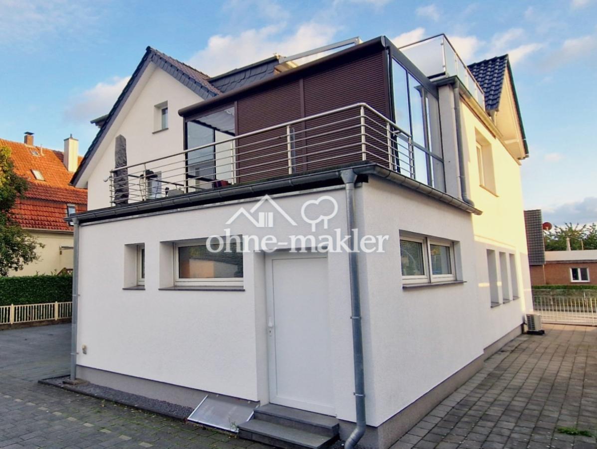 Rückwärtig mit Dachterrasse
