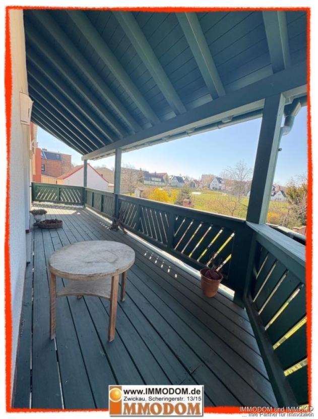 großer Balkon