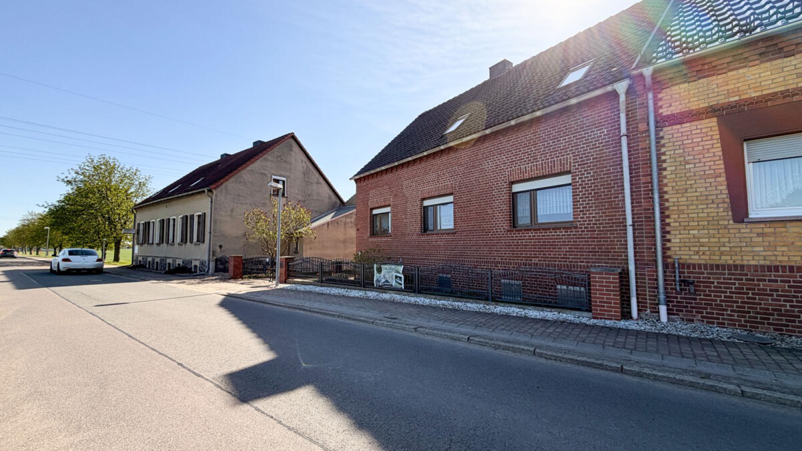 Straßenansicht
