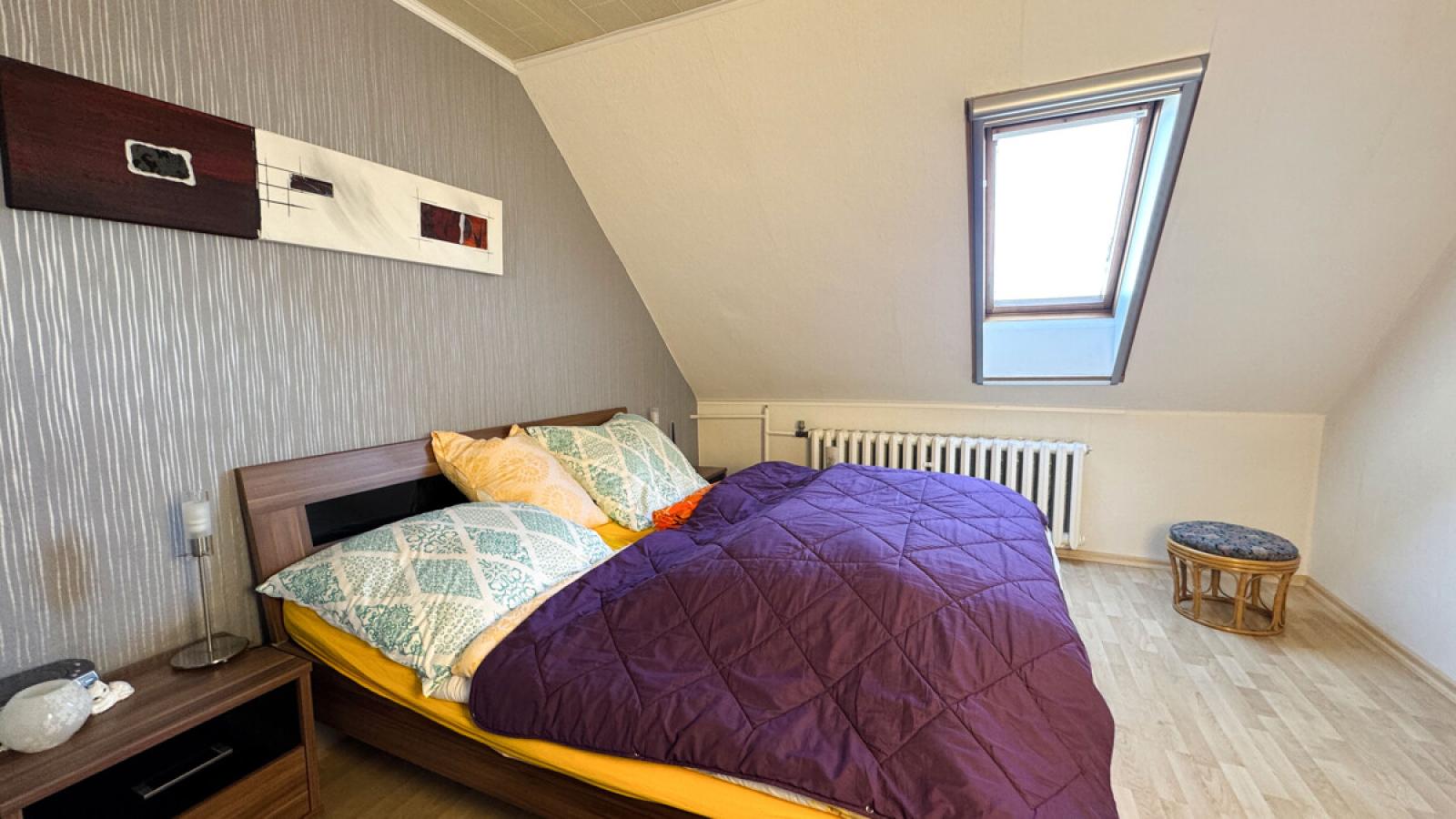 Schlafzimmer DG