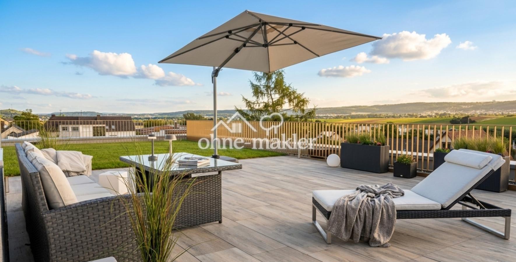 Riesige Terrasse mit Garten