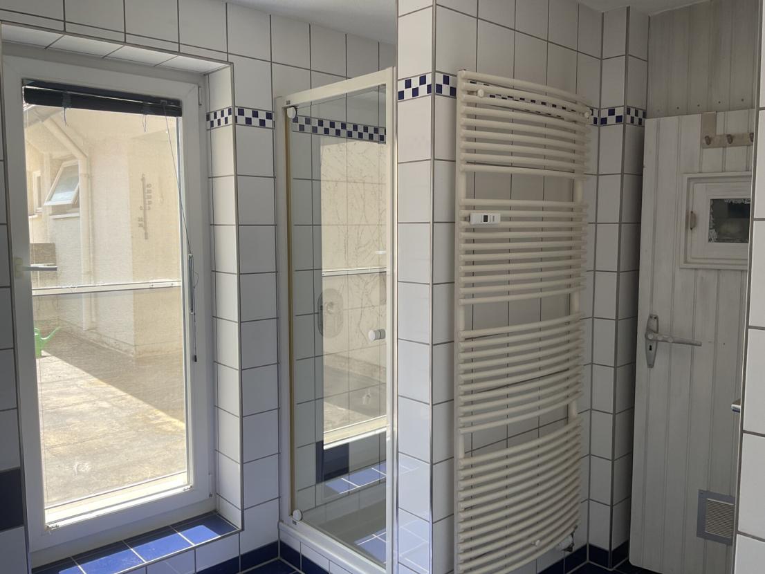 Bad mit Zugang zu Sauna & privater Dachterrasse