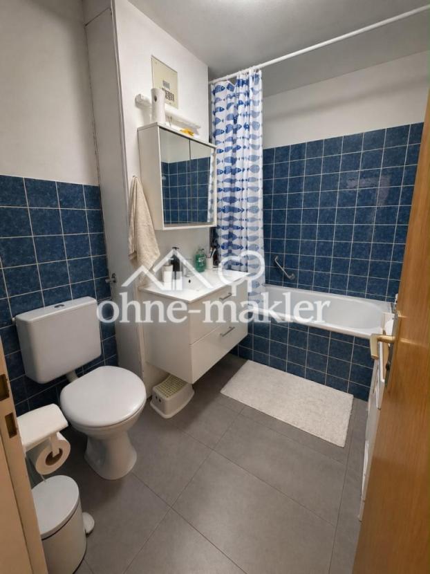 Bad mit Badewanne