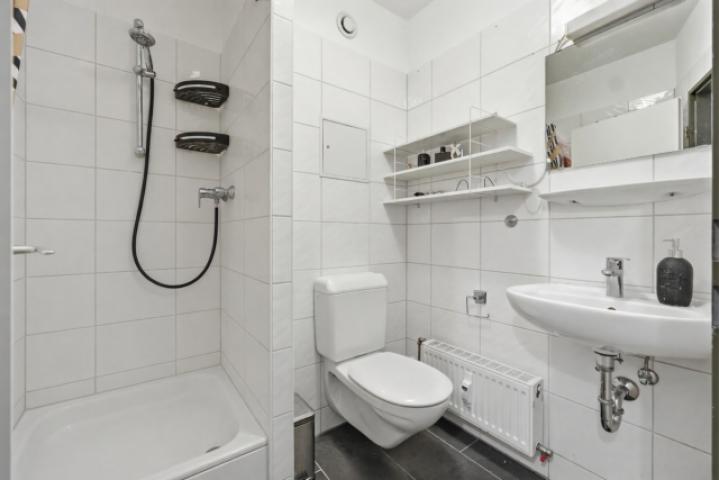 Gäste WC mit Dusche
