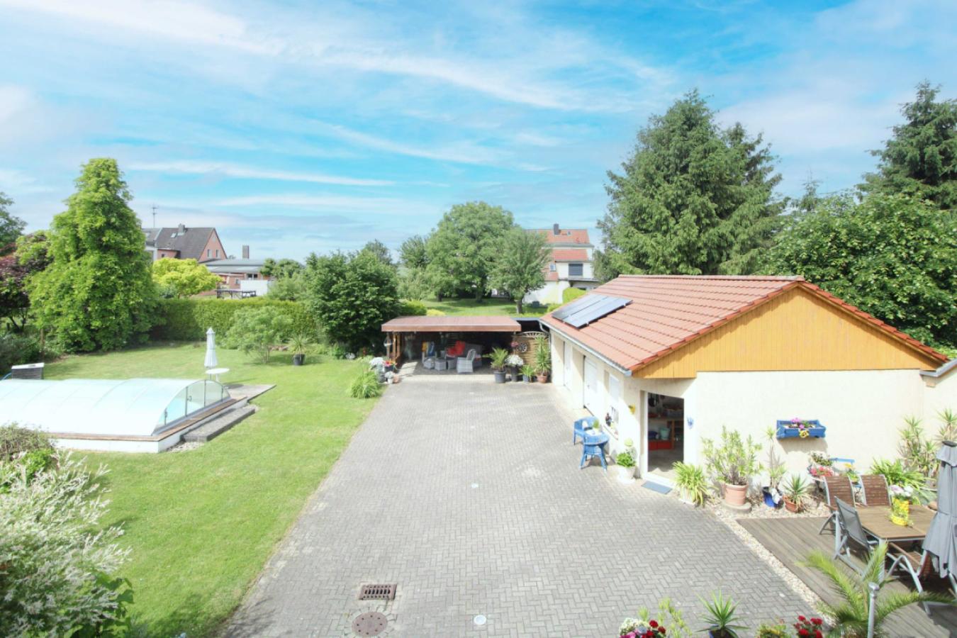 Grundstück