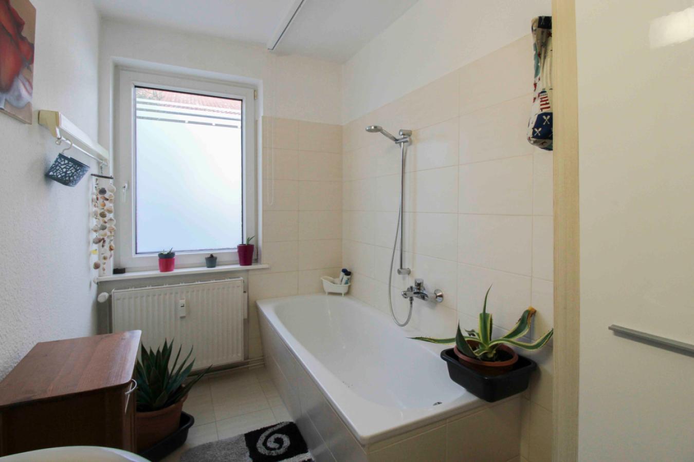 Badezimmer EG (2)