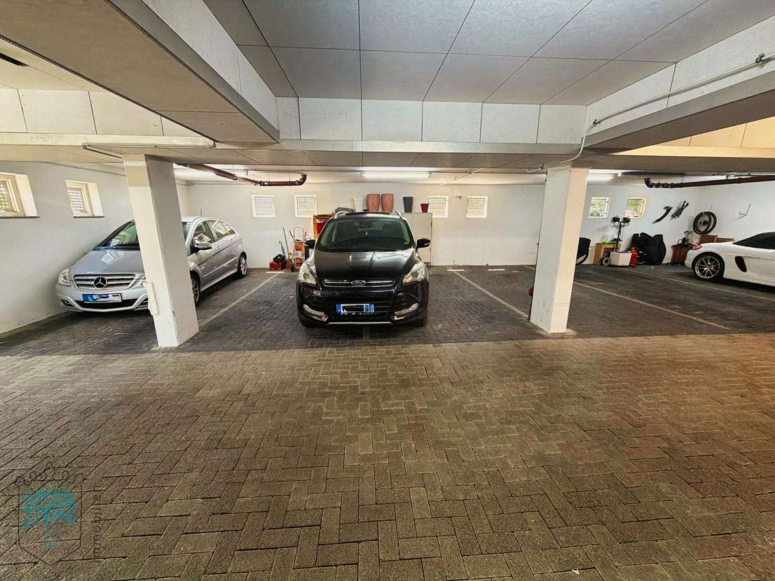 Tiefgaragenstellplatz