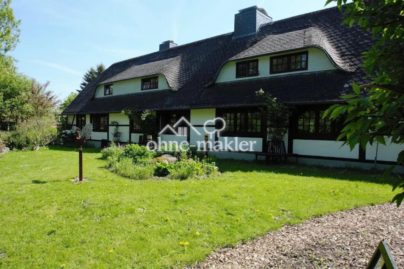 Vorderansicht Gesamthaus