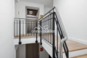Treppenhaus mit Lift