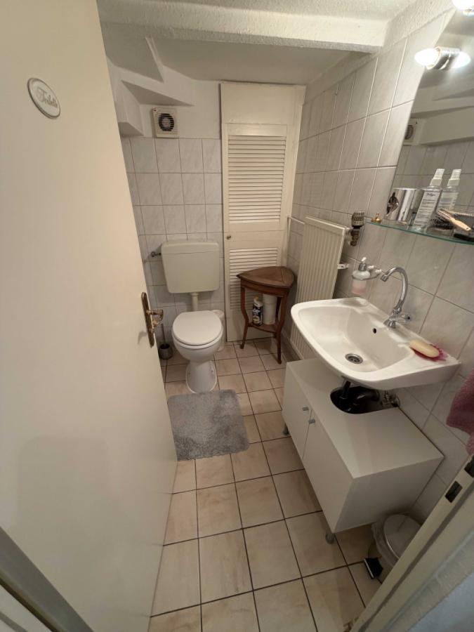 Keller / Souterrainwohnung: Badezimmer