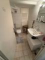 Keller / Souterrainwohnung: Badezimmer